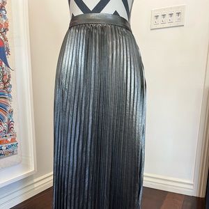 Metallic pleated skirt